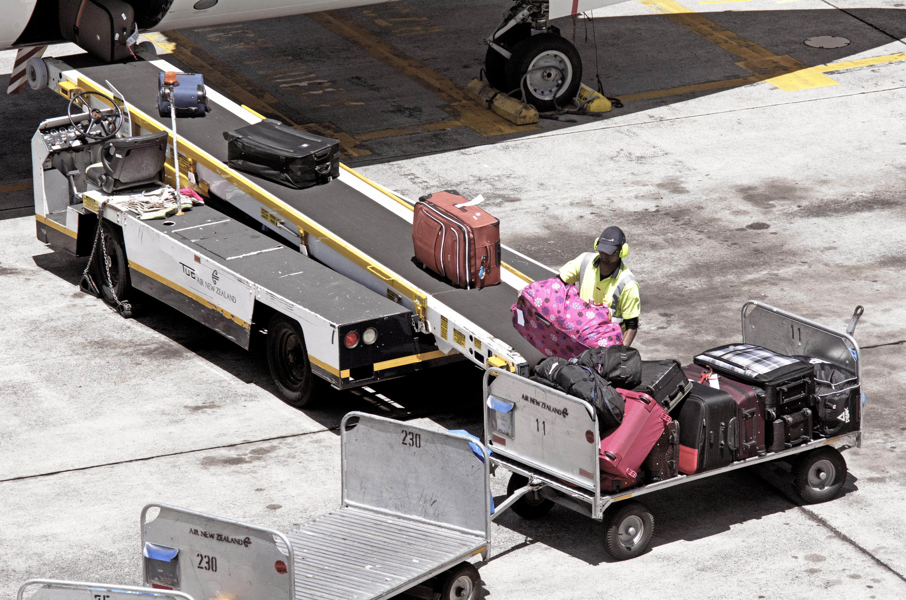 Innovative RAIN RFID Reader Designed to Fit Under Belt Loader