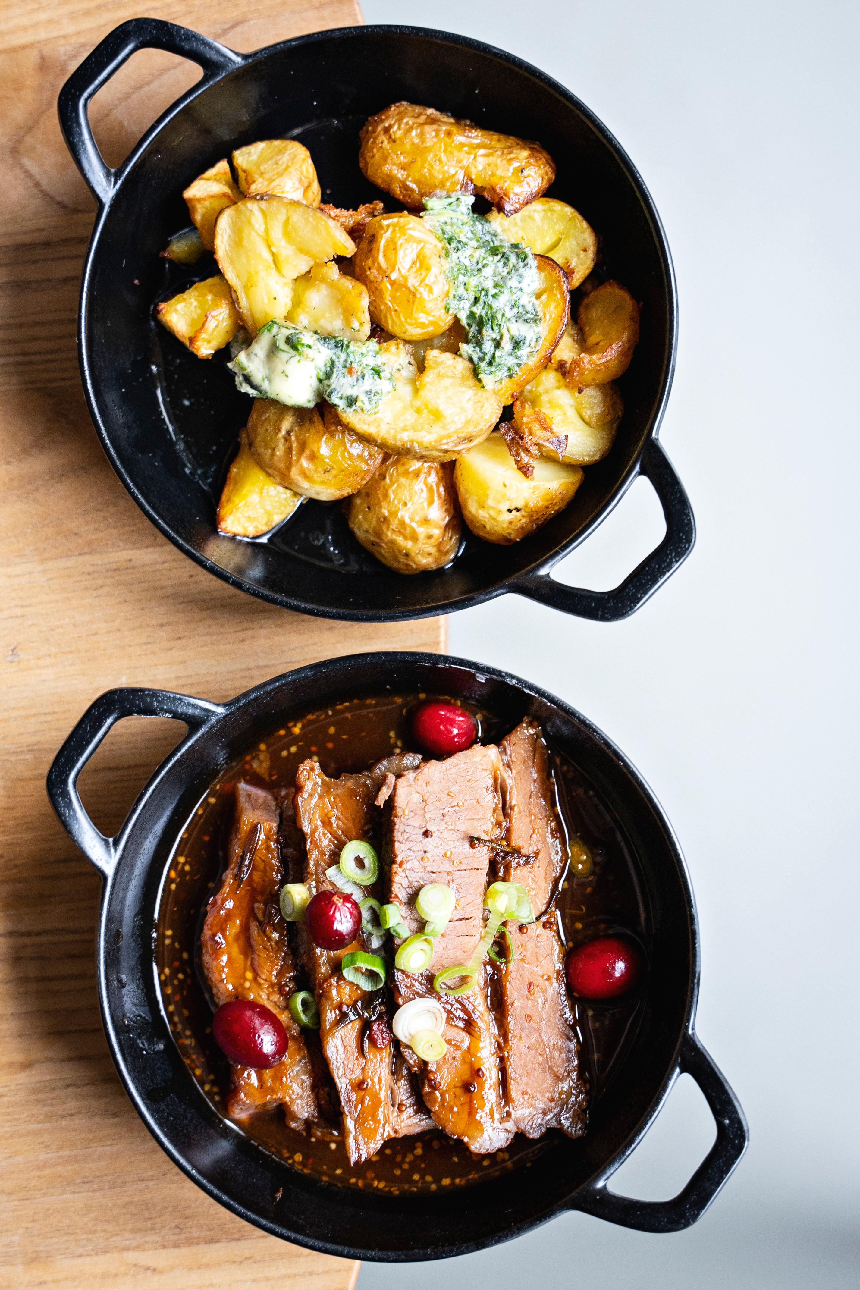 Food Club Menu Stemning Efterår 22 Brisket Knuste Kartofler