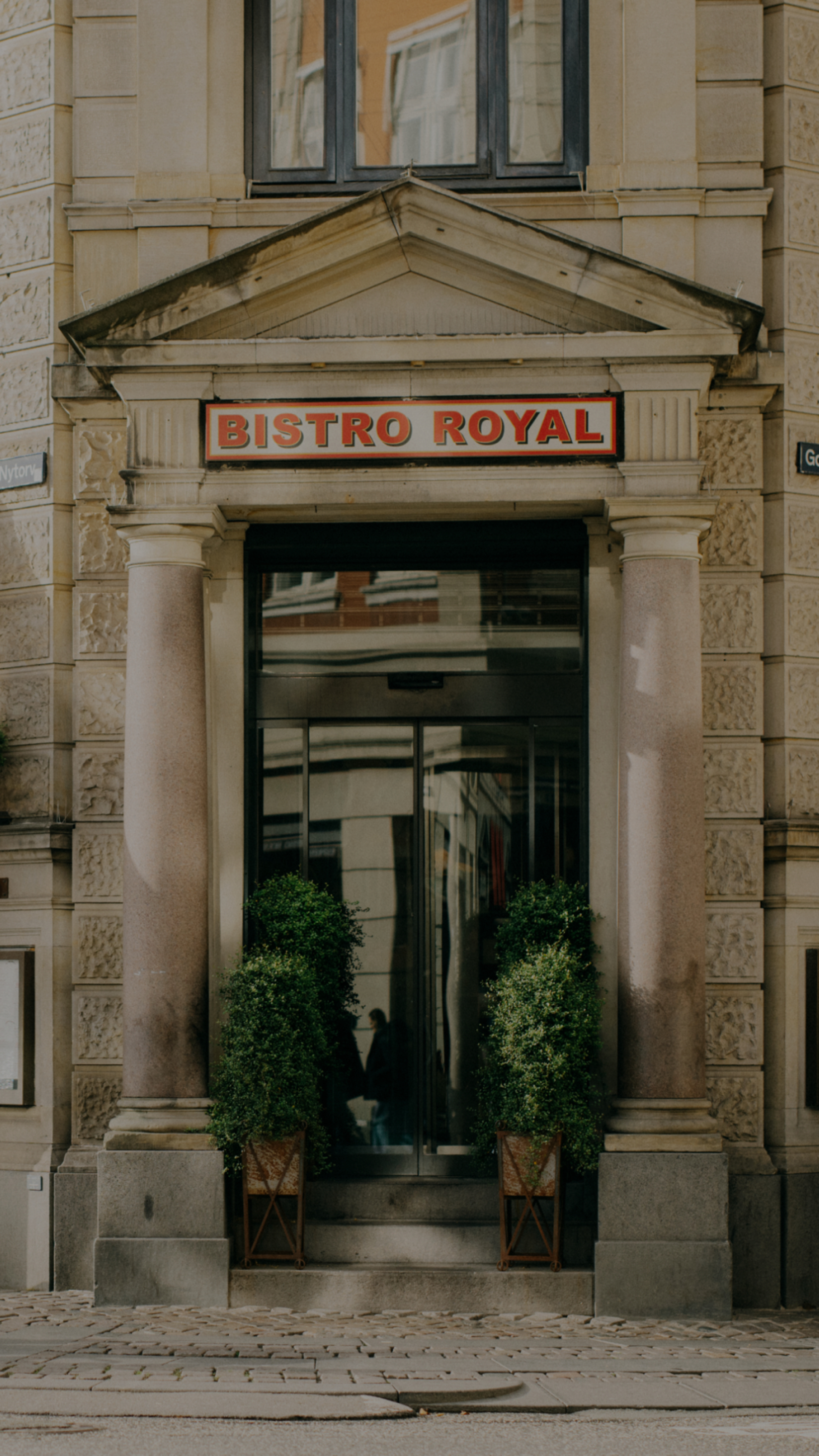 Bistro Bg Subsite Centered Mobile